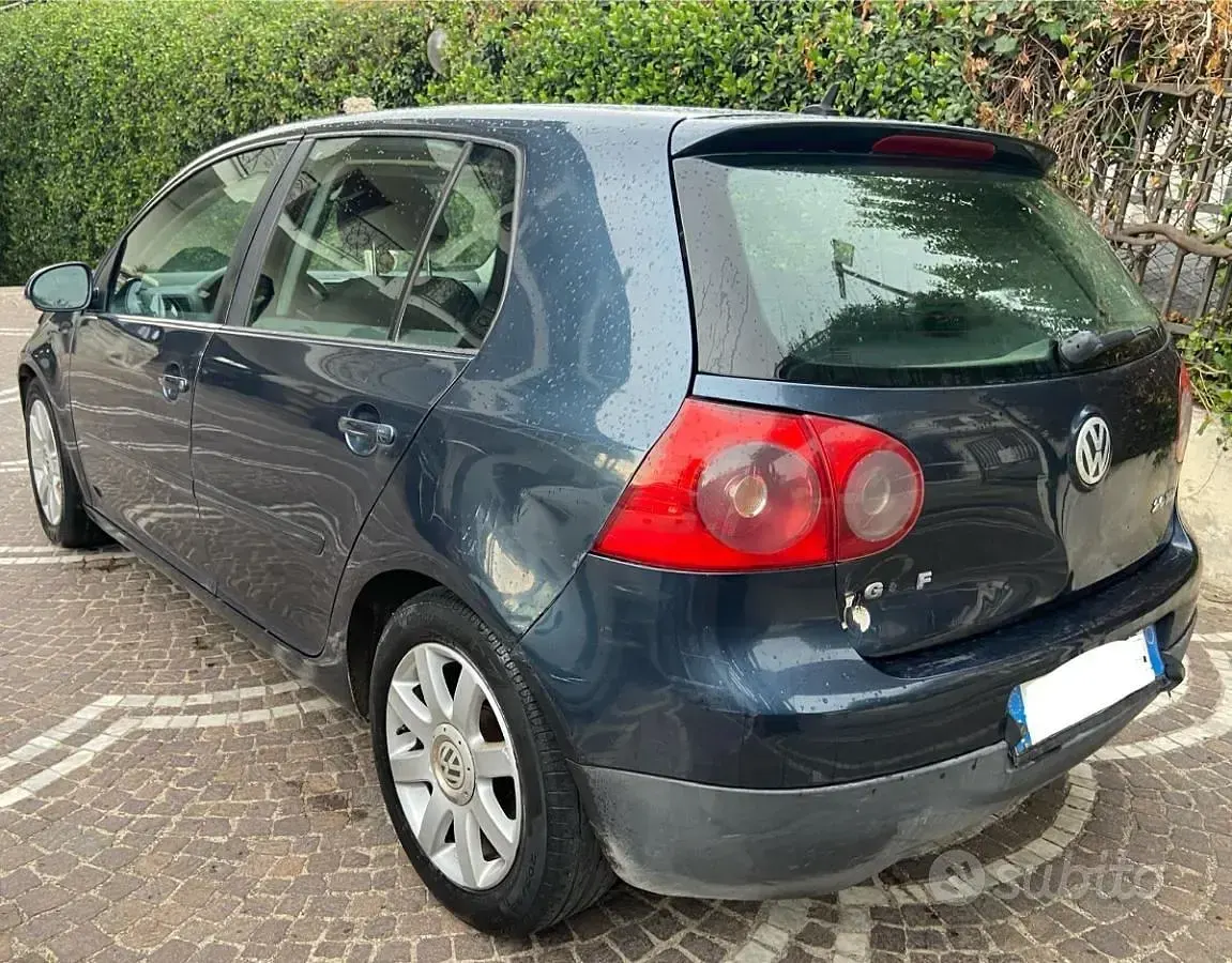 Usata VW Golf IV Sportline 140 CV (102 kW) 2004 Blu Utilitaria