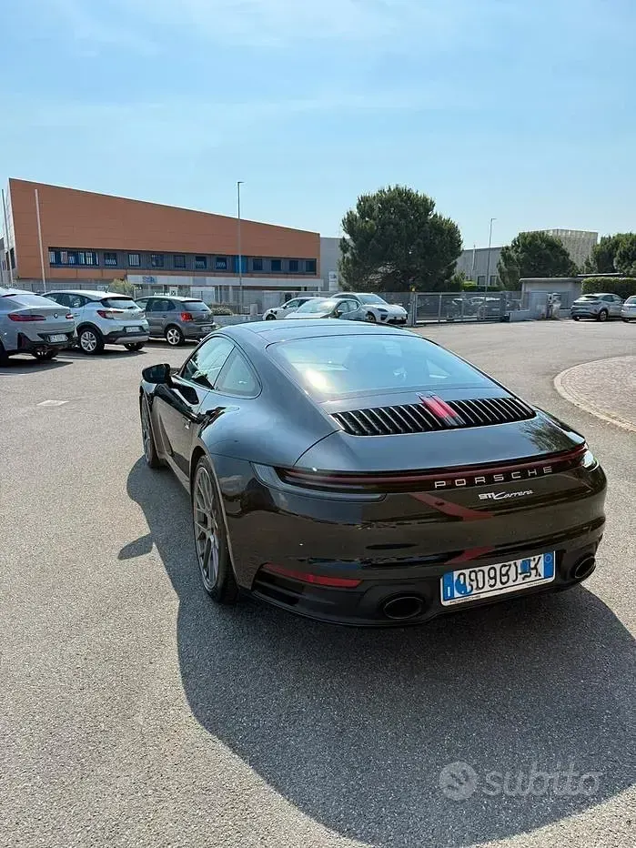 Usata Porsche 911 Carrera 385 CV (283 kW) 2023 Nero Coupé