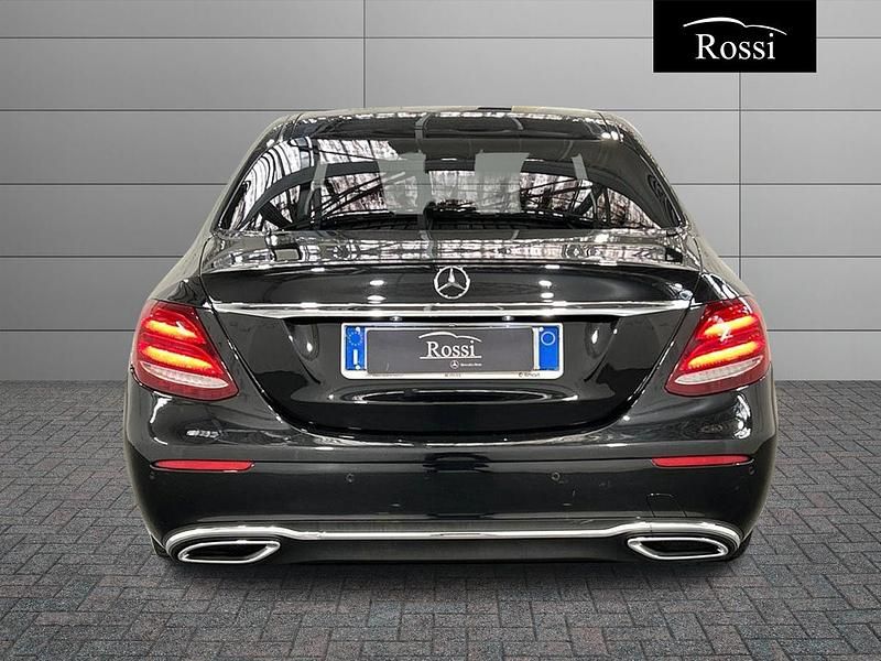 Usata Mercedes E220 Business 195 CV (143 kW) 2017 Nero Berlina