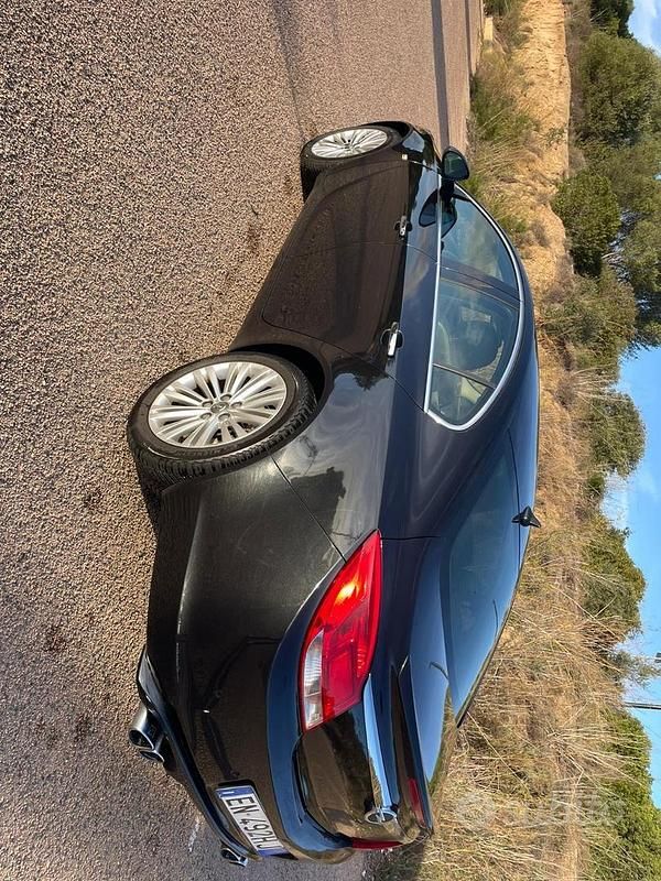 Usata Opel Insignia 200 CV (147 kW) 2012 Nero Berlina
