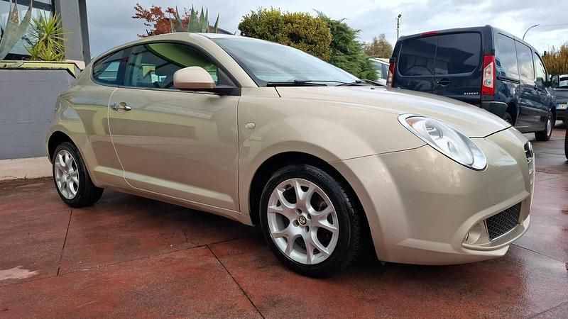 Usata Alfa Romeo MiTo Distinctive 85 CV (62 kW) 2013 Marrone Utilitaria