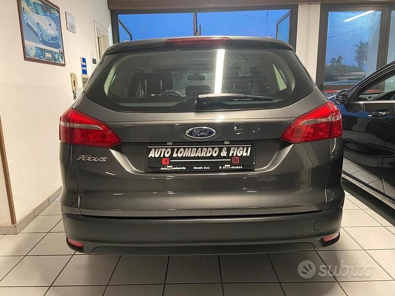 Usata Ford Focus Titanium 120 CV (88 kW) 2016 Grigio Station wagon