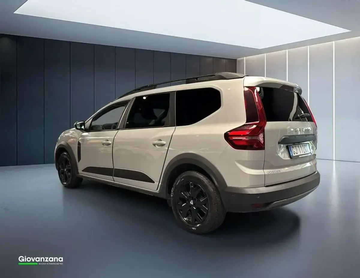 Usata Dacia Jogger Extreme 101 CV (74 kW) 2022 Grigio lunare Monovolume