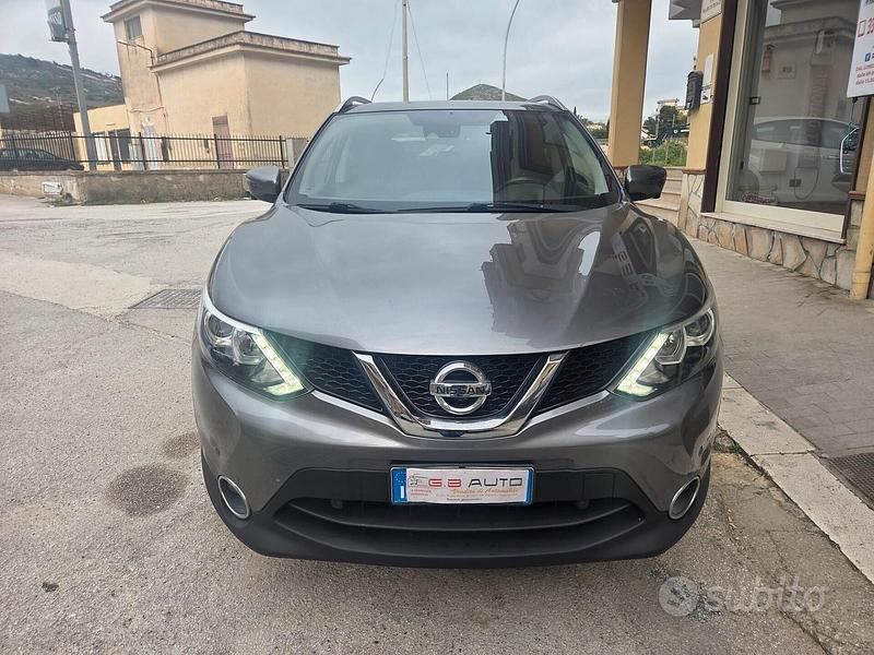 Usata Nissan Qashqai Tekna 110 CV (80 kW) 2016 Grigio SUV