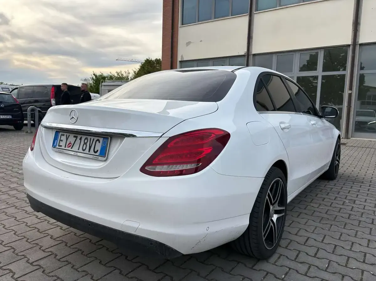 Usado Mercedes C200 Exclusive 136 CV (100 kW) 2015 Blanco Berlina