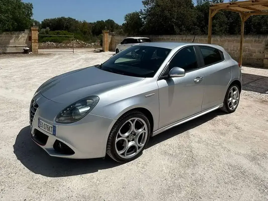 Usata Alfa Romeo Giulietta Progression 105 CV (77 kW) 2011 Grigio Utilitaria