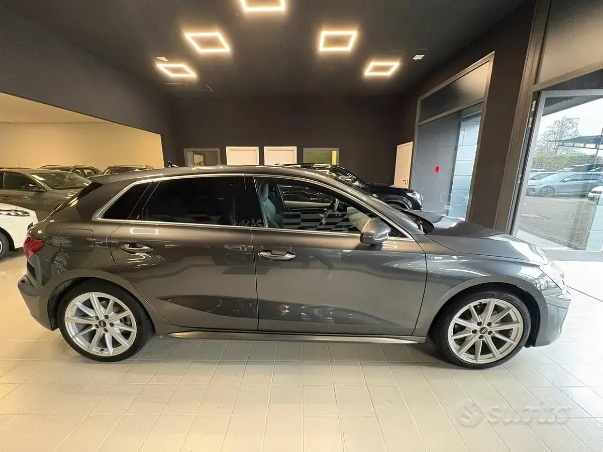 Usata Audi A3 S-Line 150 CV (110 kW) 2025 Grigio Berlina