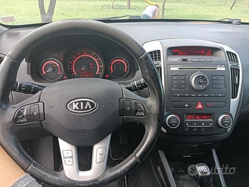 Usata Kia Ceed 110 CV (80 kW) 2011 Grigio Utilitaria