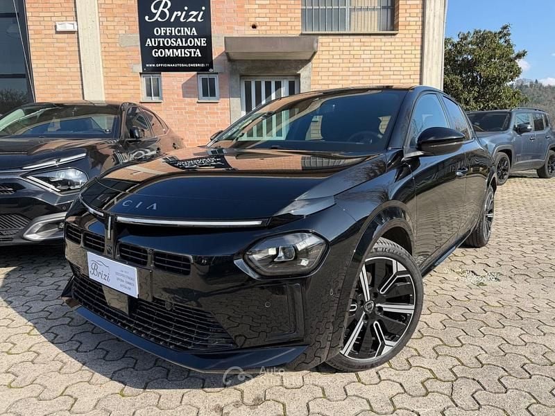Usata Lancia Ypsilon 101 CV (74 kW) 2025 Nero Utilitaria