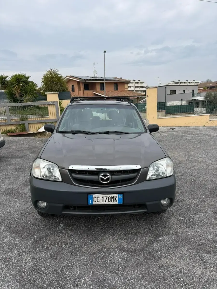 Usata Mazda Tribute 124 CV (91 kW) 2005 Argento SUV
