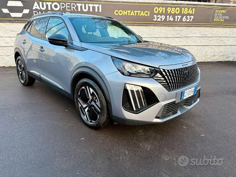Usata Peugeot 2008 Allure 102 CV (75 kW) 2025 Grigio SUV