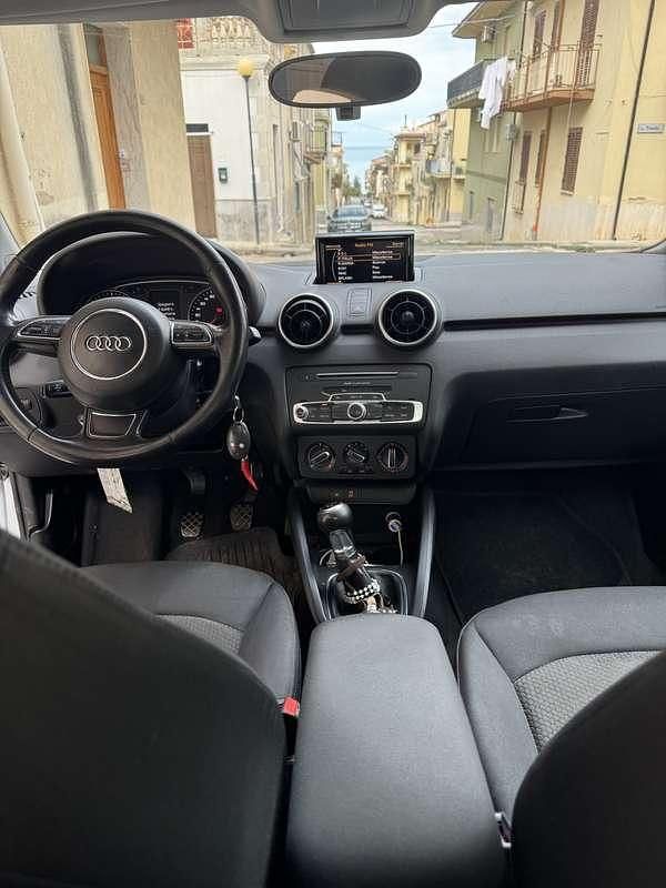 Usata Audi A1 Sportback Ambiente 90 CV (66 kW) 2015 Utilitaria