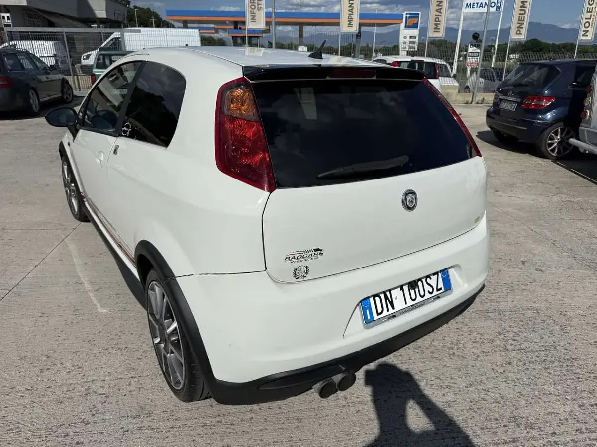 Usata Abarth Grande Punto 155 CV (114 kW) 2008 Bianco Utilitaria