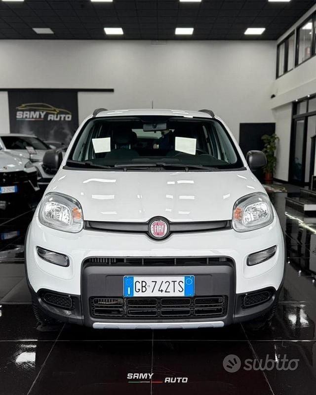 Usata Fiat Panda 4x4 S 86 CV (63 kW) 2020 Bianco Utilitaria