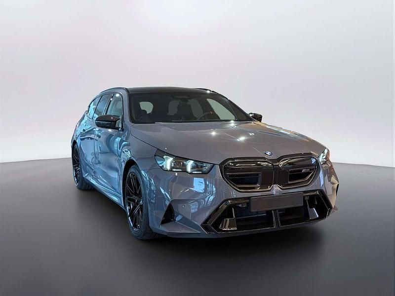 Nuova BMW M5 727 CV (534 kW) 2026 Storm bay metallizzato Station wagon