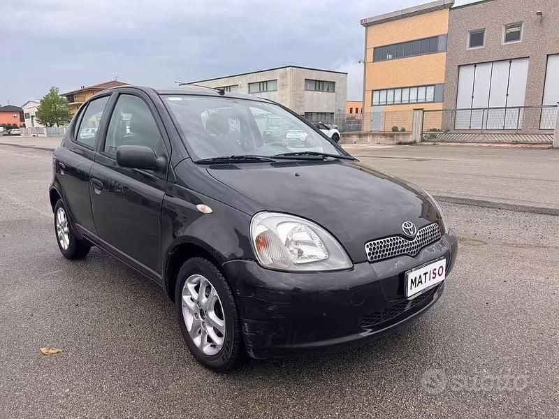 Usata Toyota Yaris Sol 68 CV (50 kW) 2003 Nero Berlina