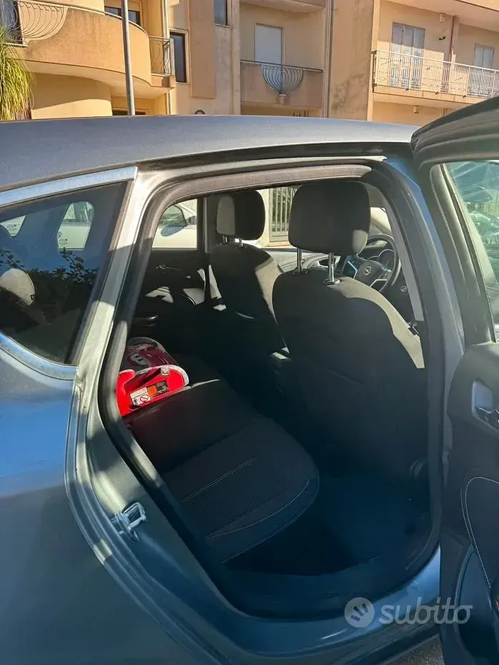 Usata Opel Astra 60 CV (44 kW) 2010 Grigio Berlina