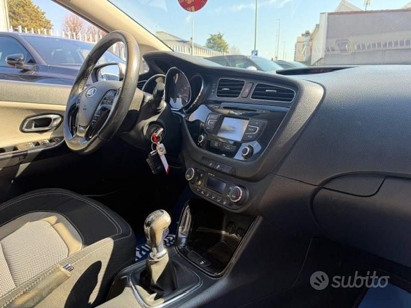 Usata Kia Ceed 101 CV (74 kW) 2014 Grigio Utilitaria