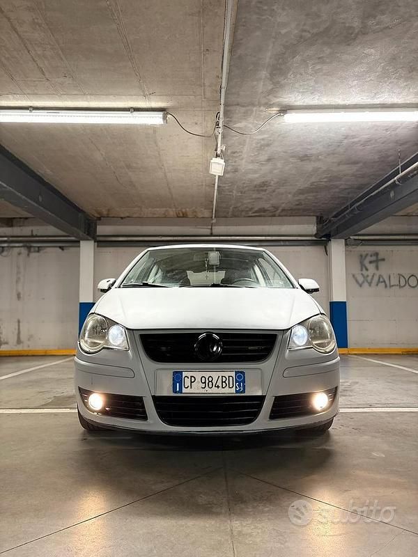 Usata VW Polo 80 CV (58 kW) 2005 Grigio Berlina