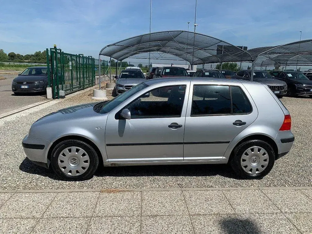 Usata VW Golf IV Highline 105 CV (77 kW) 2002 Grigio Berlina