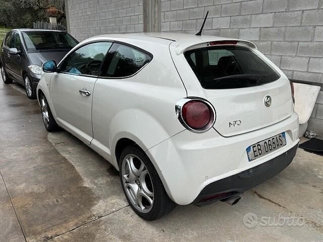 Usata Alfa Romeo MiTo Distinctive 120 CV (88 kW) 2010 Bianco Utilitaria