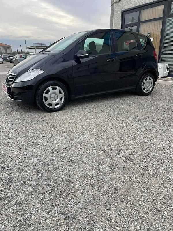 Usata Mercedes A180 109 CV (80 kW) 2010 Nero Berlina
