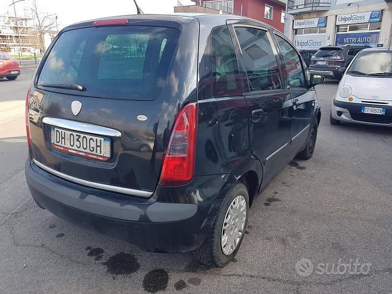 Usata Lancia Musa 78 CV (57 kW) 2007 Nero Monovolume