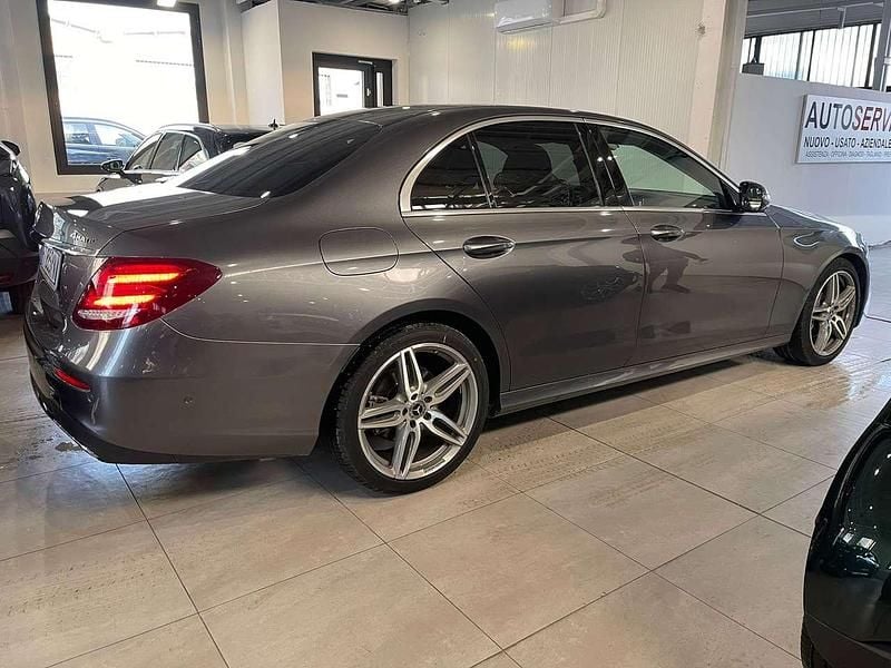 Usata Mercedes E220 Premium Plus 194 CV (142 kW) 2019 Grigio medio met. Berlina