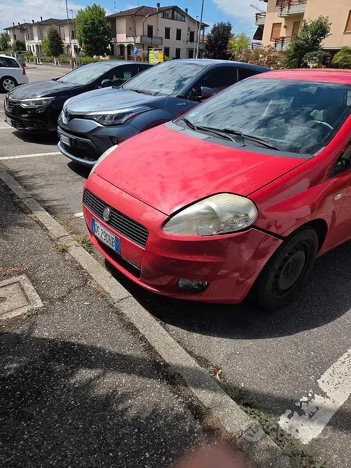 Usata Fiat Grande Punto 65 CV (47 kW) 2006 Rosso Utilitaria