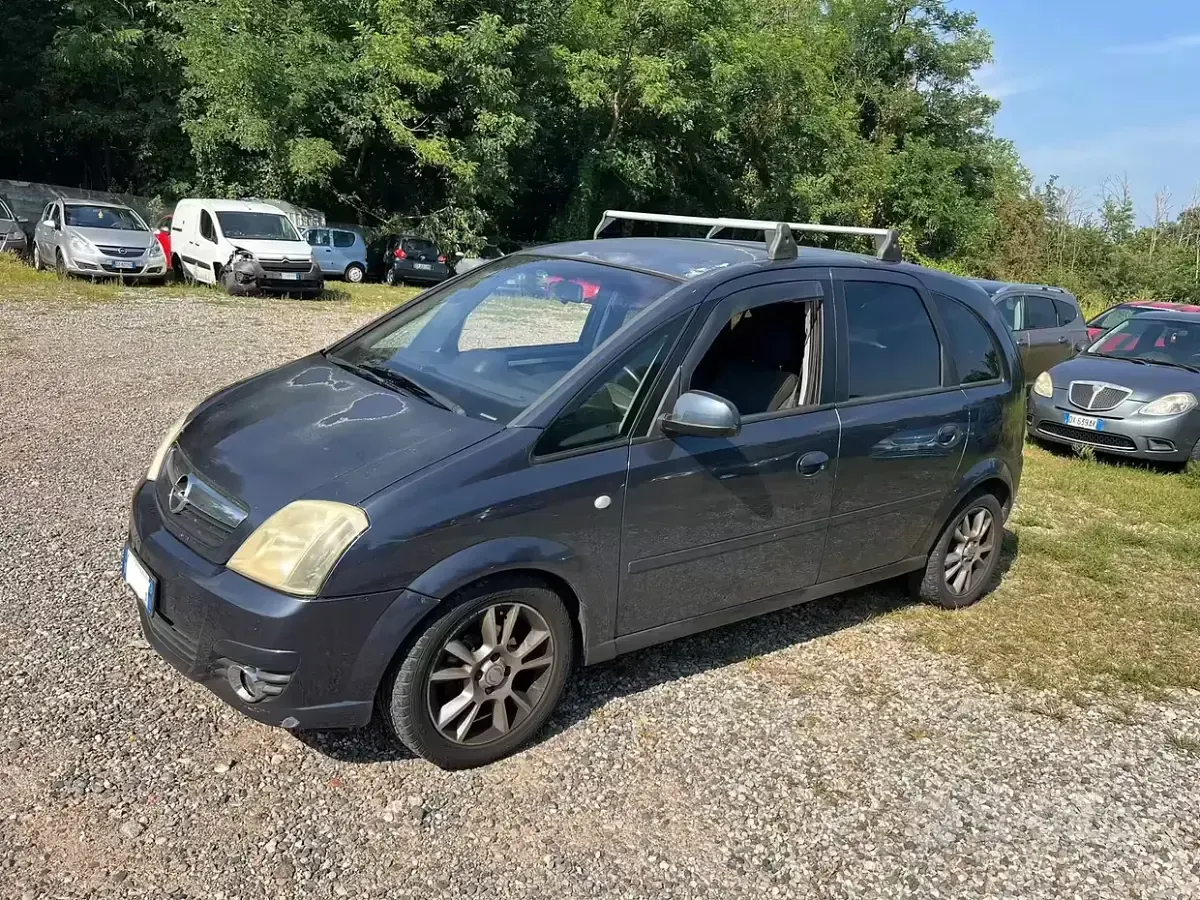 Usata Opel Meriva 105 CV (77 kW) 2009 Bluazzurro Monovolume