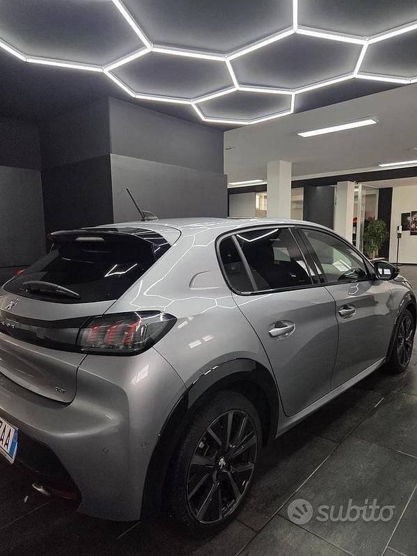Usata Peugeot 208 GT 100 CV (73 kW) 2021 Grigio Utilitaria