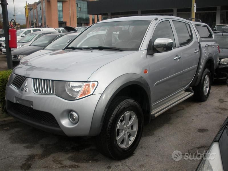 Argento Usata 2011 Mitsubishi L200 Intense Pick-up | 16.800 € (Buon prezzo) - Immagine 1/4