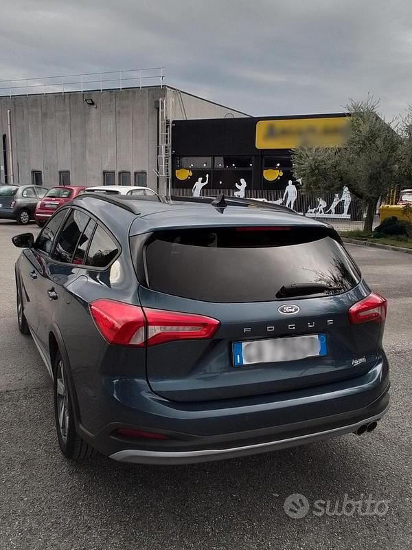Usata Ford Focus Active 120 CV (88 kW) 2020 Blu Station wagon