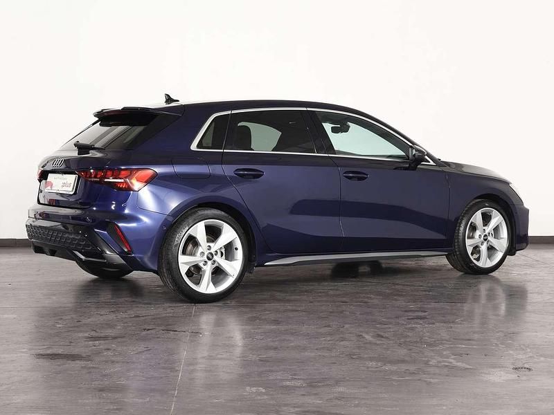 Usata Audi A3 S-Line 150 CV (110 kW) 2024 Blu navarra Berlina