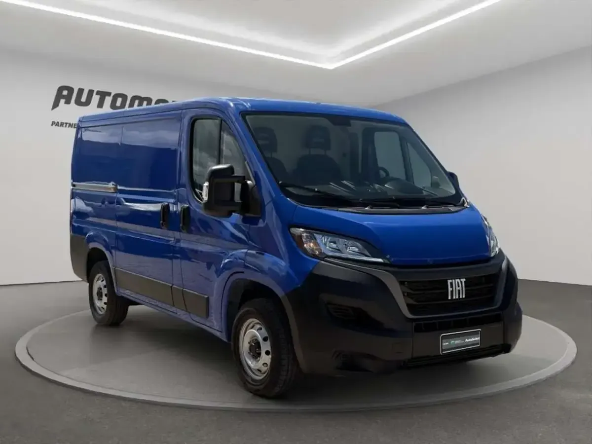 Käytetty Fiat Ducato 120 HP (88 kW) 2024 Sininen Van