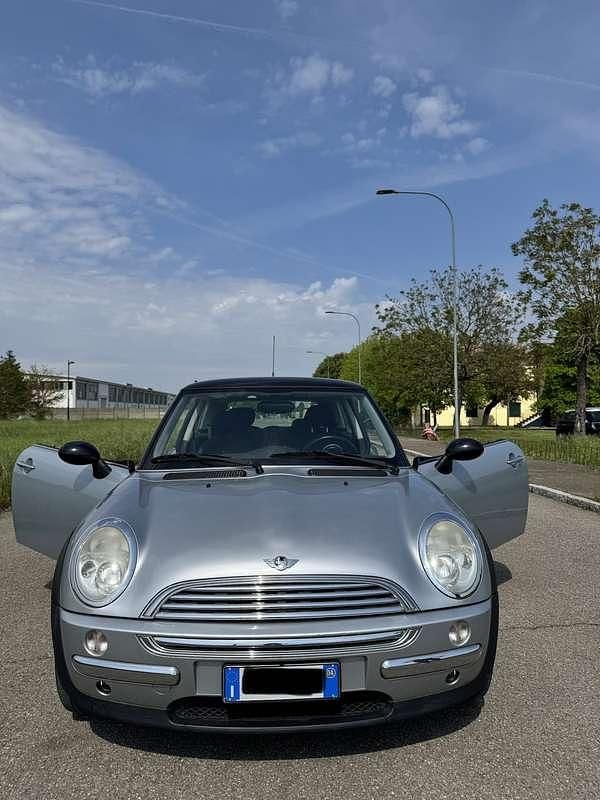 Usata Mini ONE 90 CV (66 kW) 2004 Utilitaria