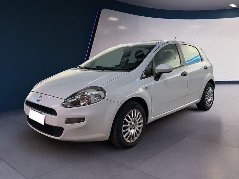 Usata Fiat Punto Street 69 CV (50 kW) 2014 Bianco Utilitaria