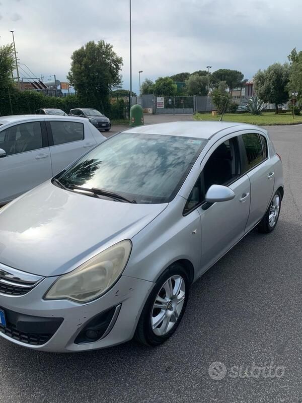 Usata Opel Corsa 86 CV (63 kW) 2012 Grigio Berlina