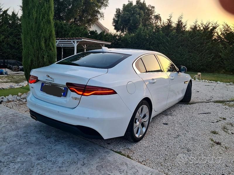 Usata Jaguar XE S 180 CV (132 kW) 2019 Bianco Berlina