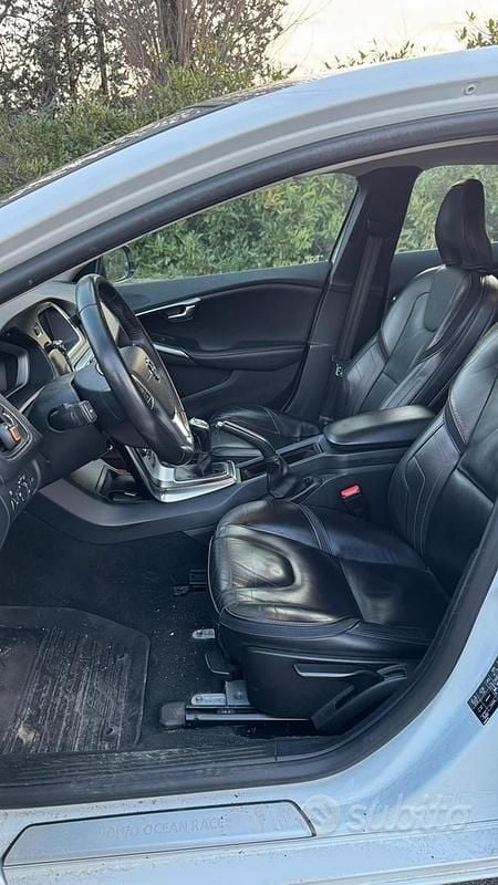 Usata Volvo V40 Ocean Race 120 CV (88 kW) 2017 Bianco Berlina