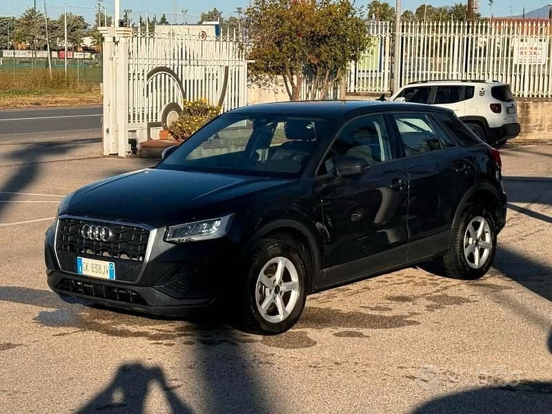 Begagnad Audi Q2 Business Plus 116 HK (85 kW) 2022 Svart SUV