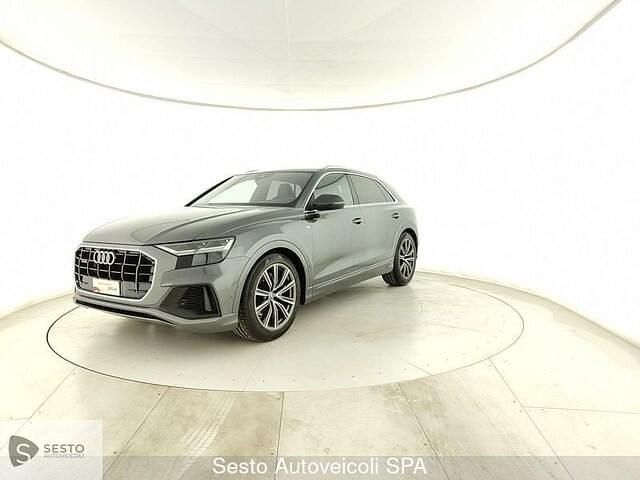 Grigio daytona perla Usata 2020 Audi Q8 Sport SUV | 53.900 € (Ottimo prezzo) - Immagine 1/4