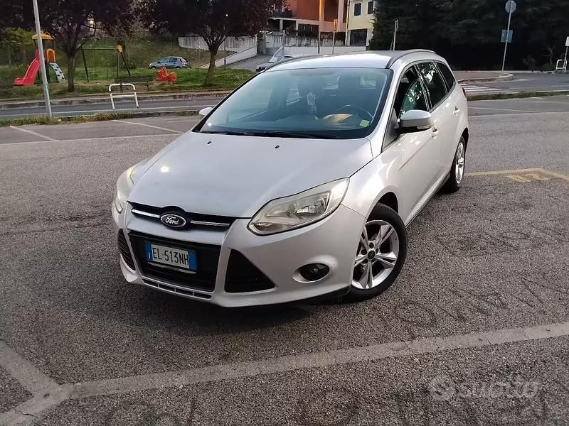 Usata Ford Focus S 115 CV (84 kW) 2012 Grigio Station wagon