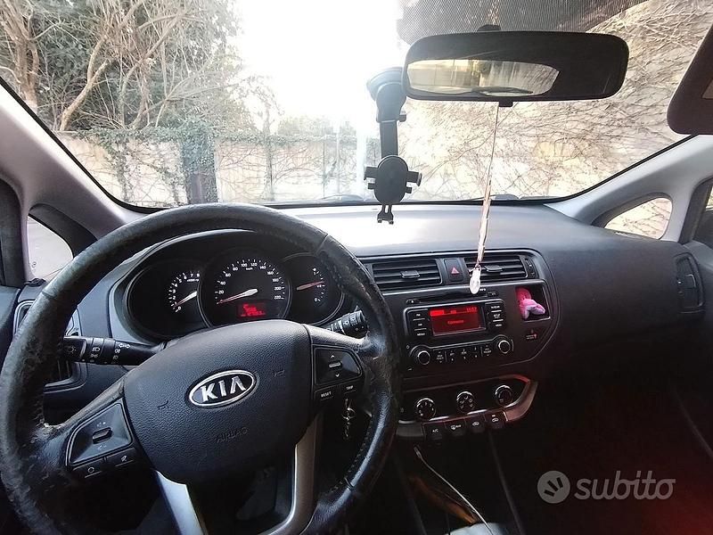 Usata Kia Rio 95 CV (69 kW) 2012 Nero Berlina