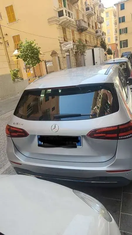 Usata Mercedes B180 Business 116 CV (85 kW) 2020 Utilitaria