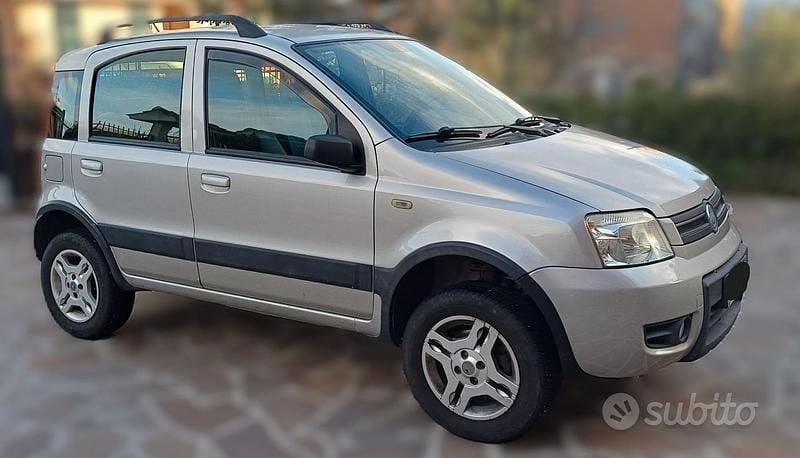 Usata Fiat Panda Climbing 70 CV (51 kW) 2005 Grigio SUV