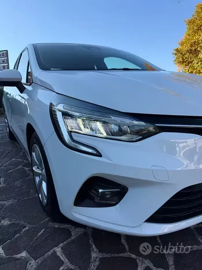 Usata Renault Clio V 86 CV (63 kW) 2020 Bianco Berlina