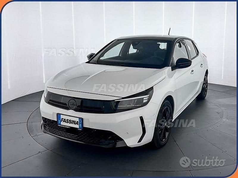 Usata Opel Corsa 101 CV (74 kW) 2025 Bianco/nero Utilitaria