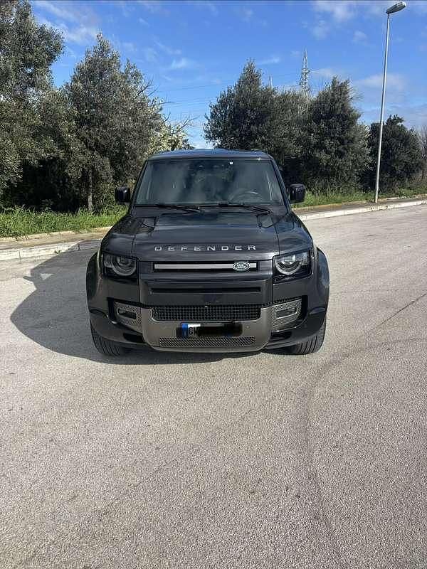 Usata Land Rover Defender SE 200 CV (147 kW) 2024 SUV