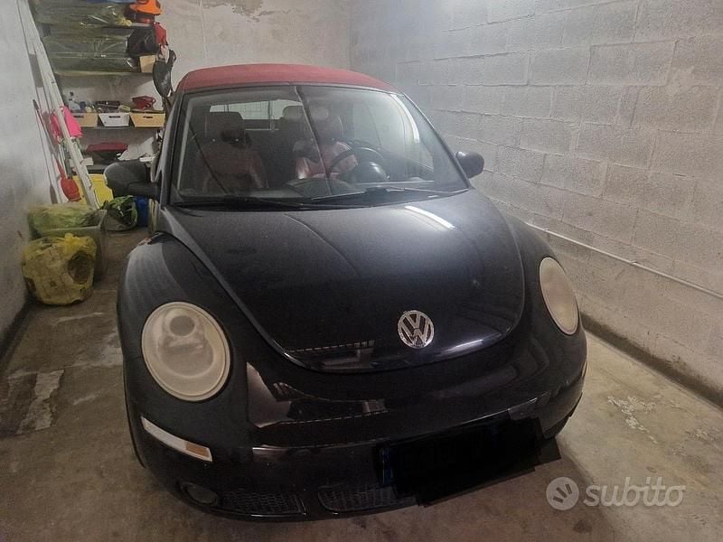 Usata VW New Beetle Edition 102 CV (75 kW) 2007 Nero Utilitaria